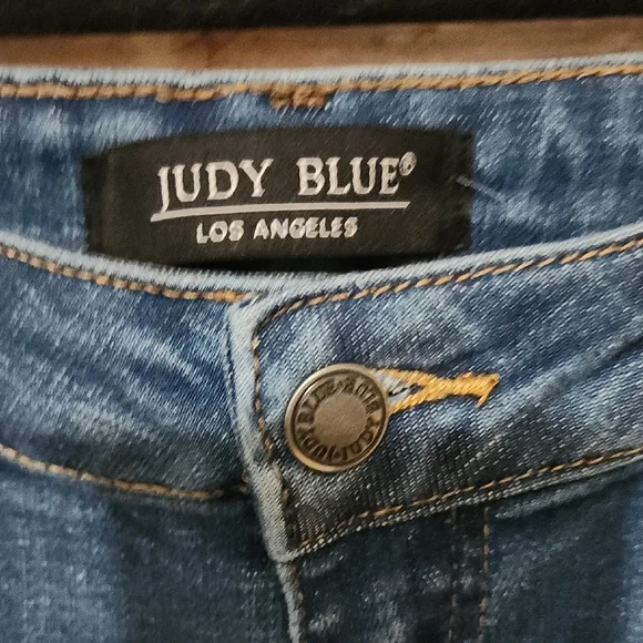 Judy Blue Denim Leopard Patch Women's Shorts - Picture 2 of 4